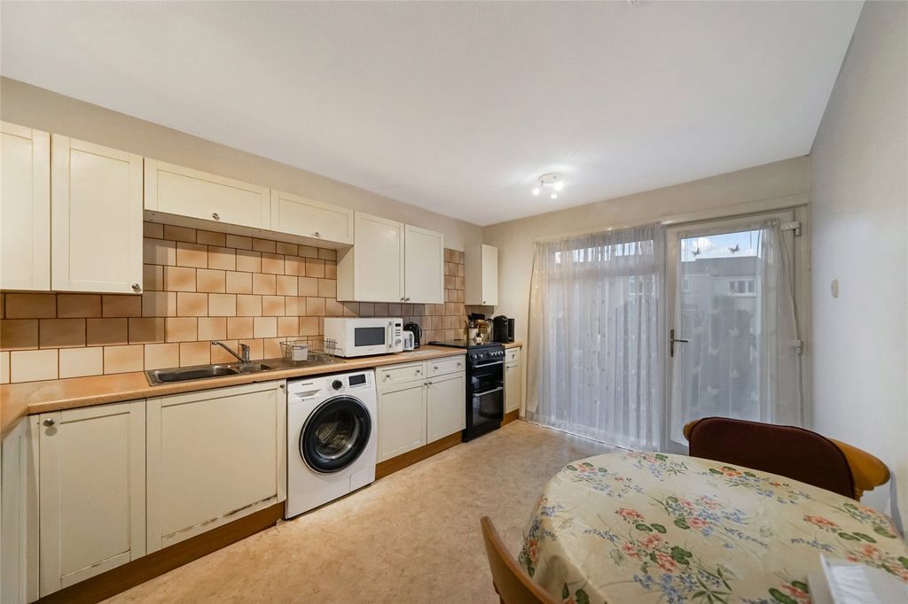 Property photo 3 of 22 Kitchen