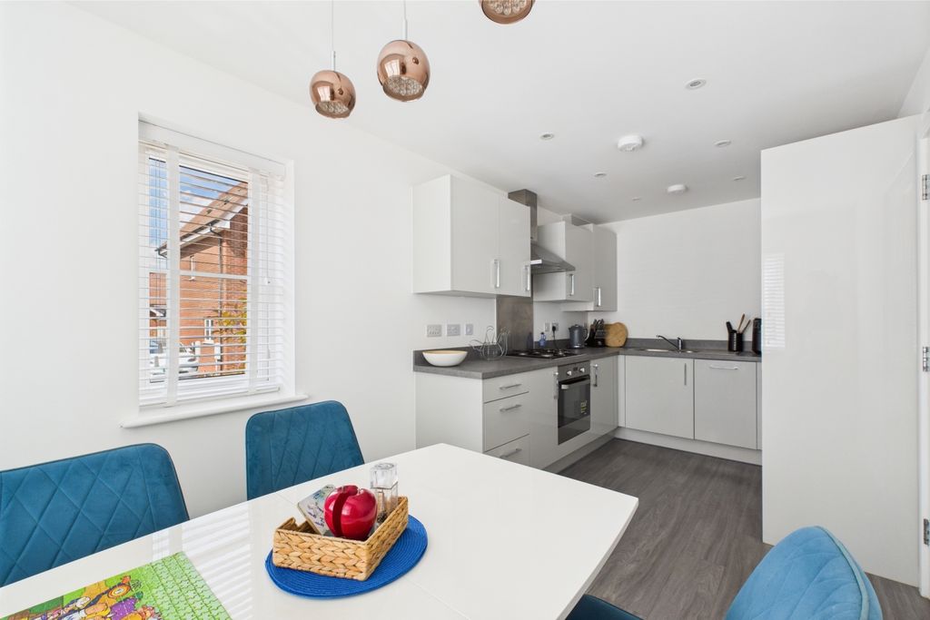 Property photo 3 of 14 Kitchen Diner