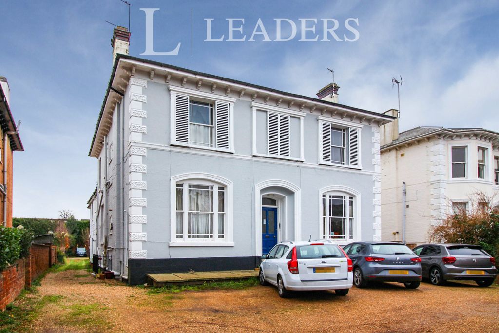 Property photo 1 of 10 Front
