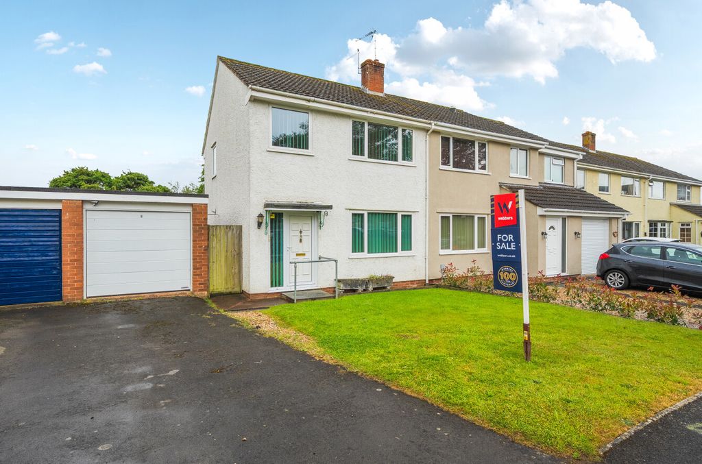 Property photo 1 of 16 1297401-1-682Da4F...