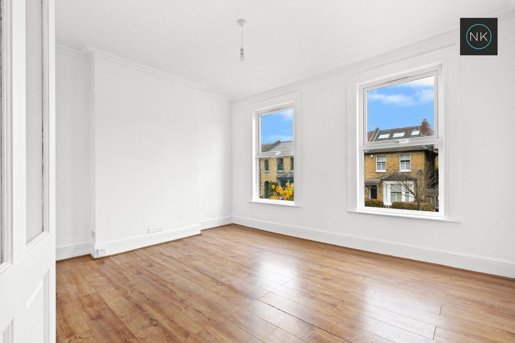 Property photo 2 of 18 4669964