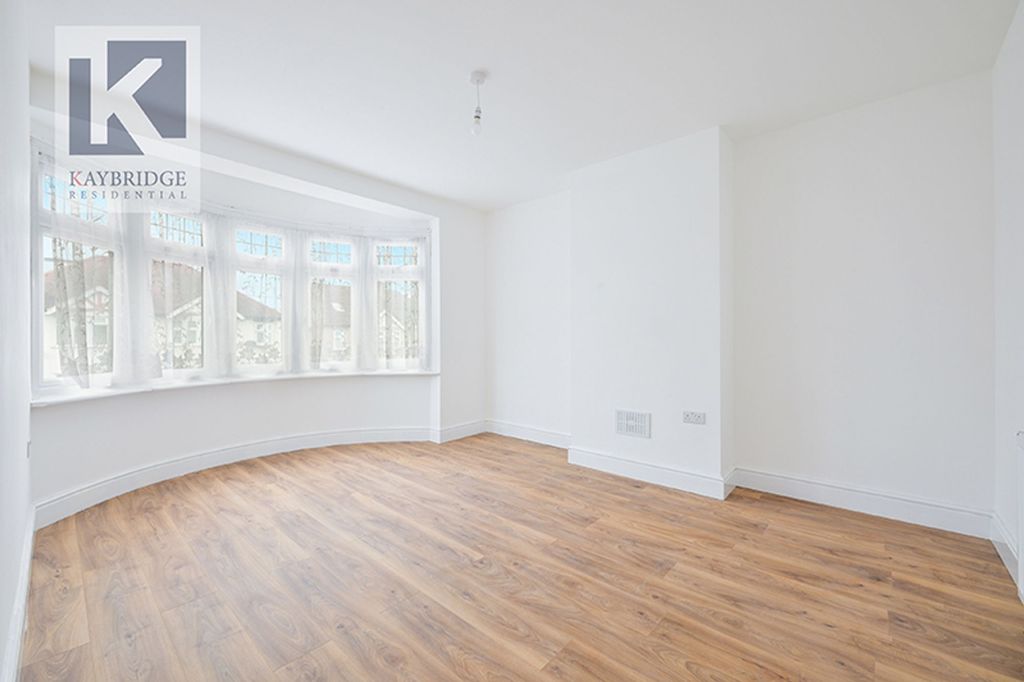 Property photo 2 of 10 Warner Avenue, Cheam - Sm3 9Rh