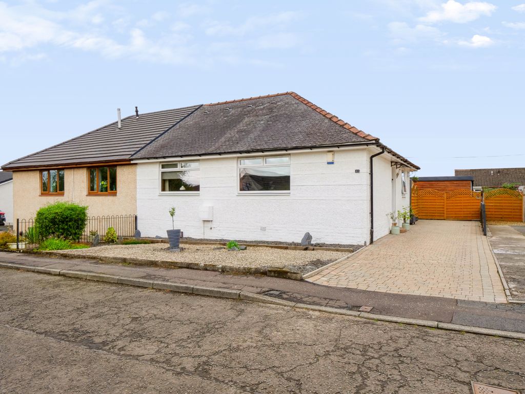 Property photo 1 of 23 2 Bedroom Semi-Detached Bungalow