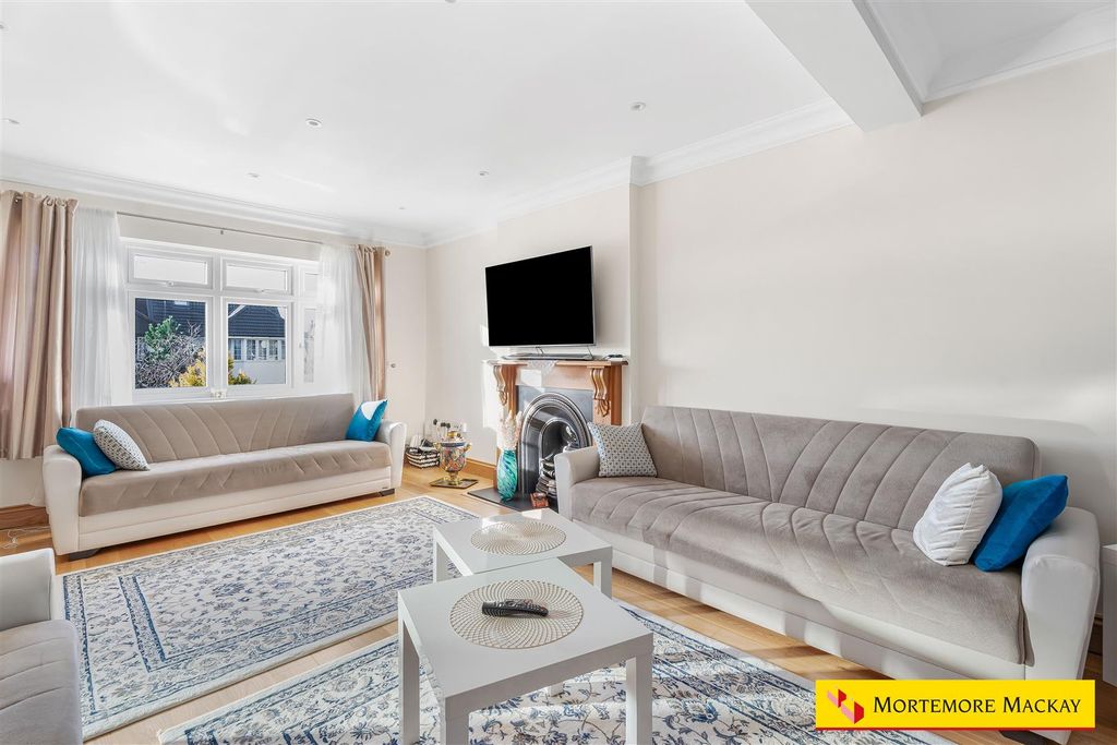 Property photo 3 of 34 18_69101_Watermarked.Jpg