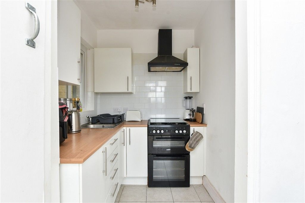 Property photo 3 of 16 Kitchen