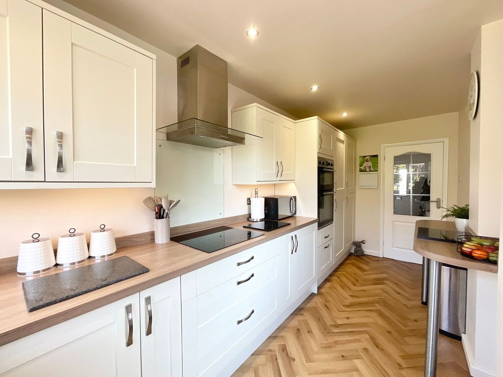 Property photo 2 of 24