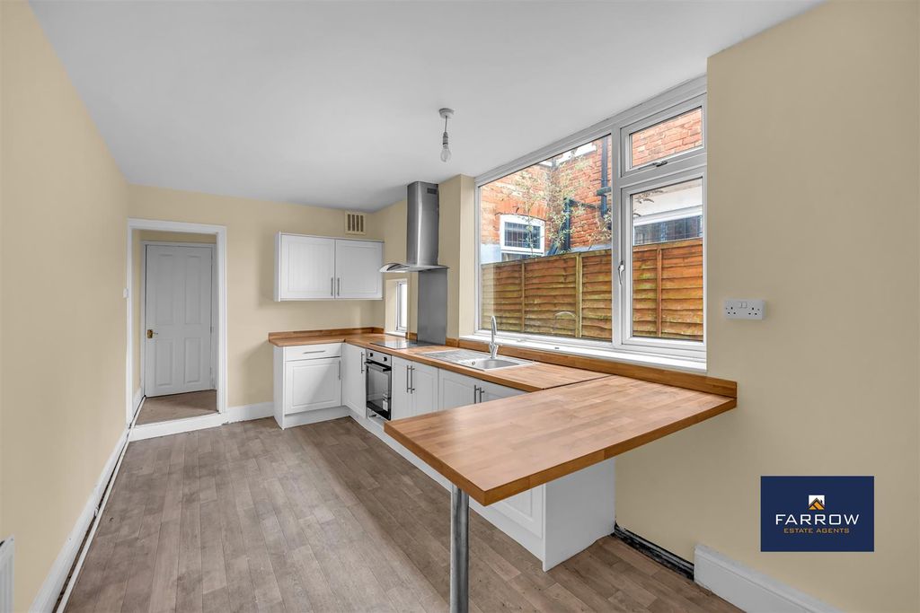 Property photo 3 of 20 Kitchen