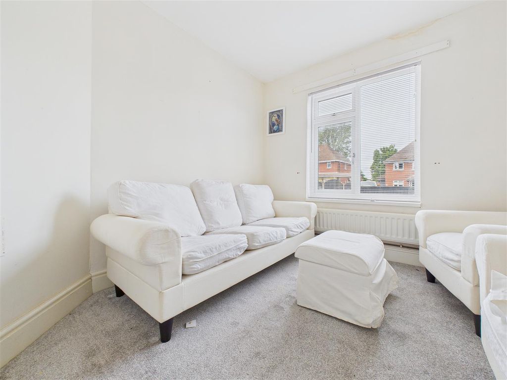 Property photo 3 of 10 Cam02453G0-Pr0150-Still005.Jpg
