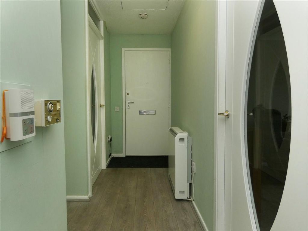 Property photo 3 of 13 Entrance