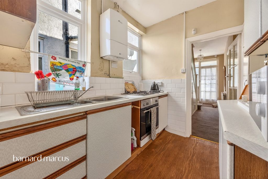 Property photo 3 of 24