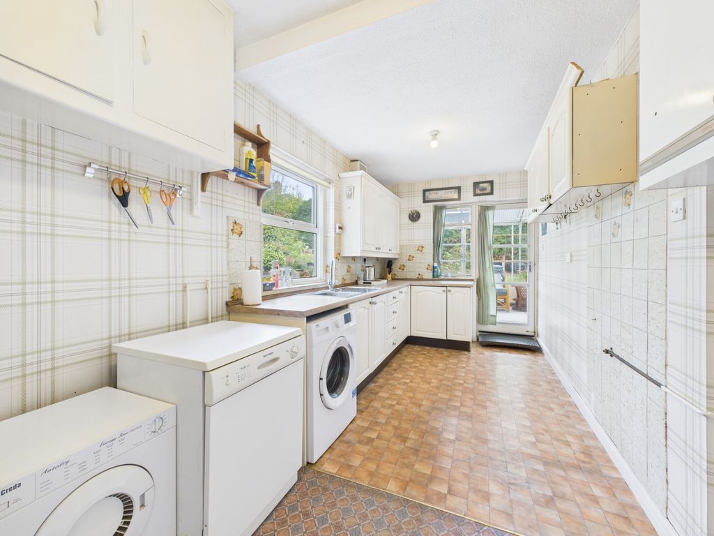 Property photo 2 of 13 Kitchen