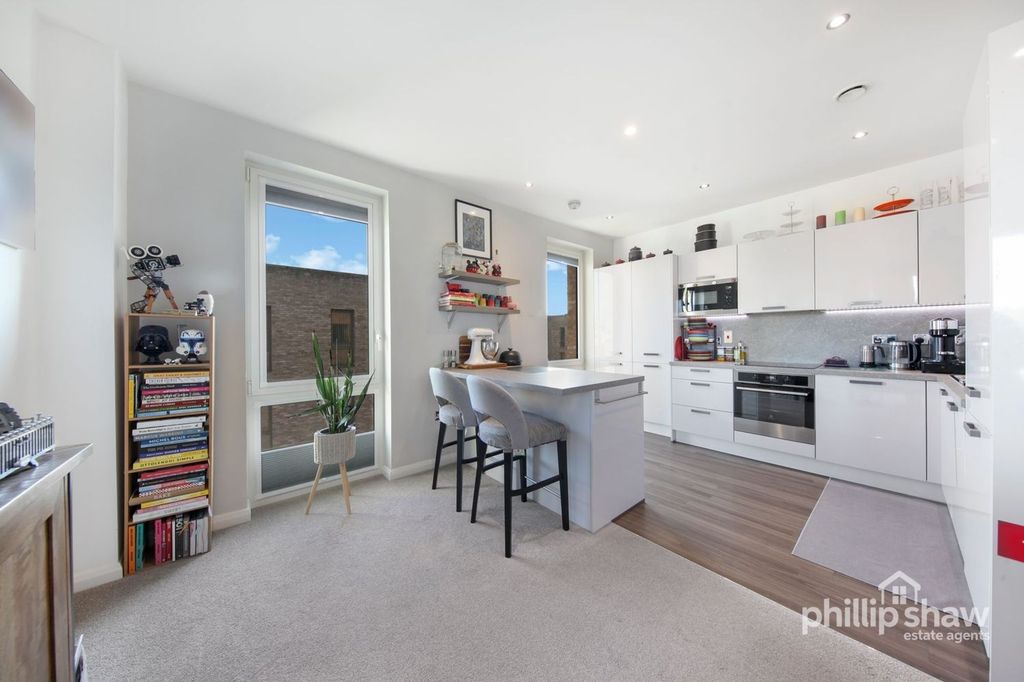 Property photo 3 of 15