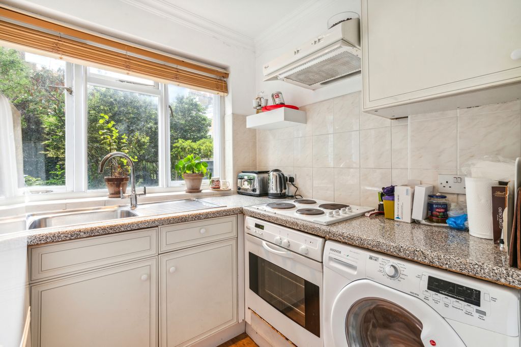Property photo 3 of 16