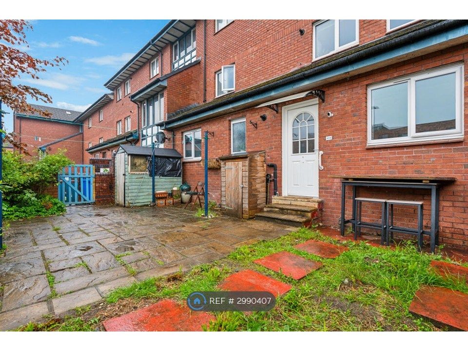 Property photo 2 of 28