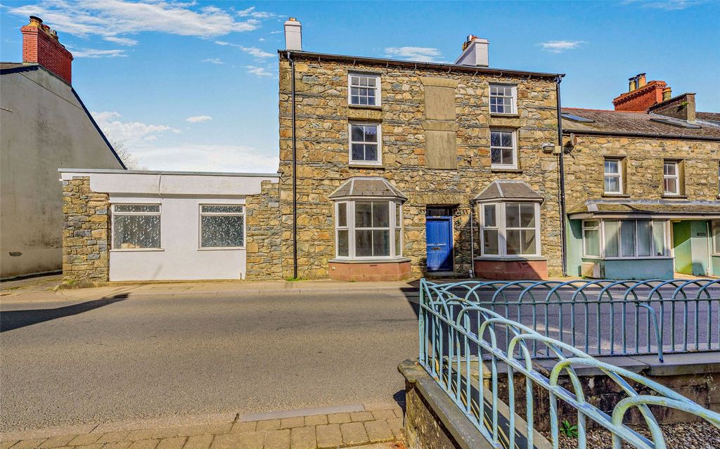 Property photo 1 of 25 Front Of House