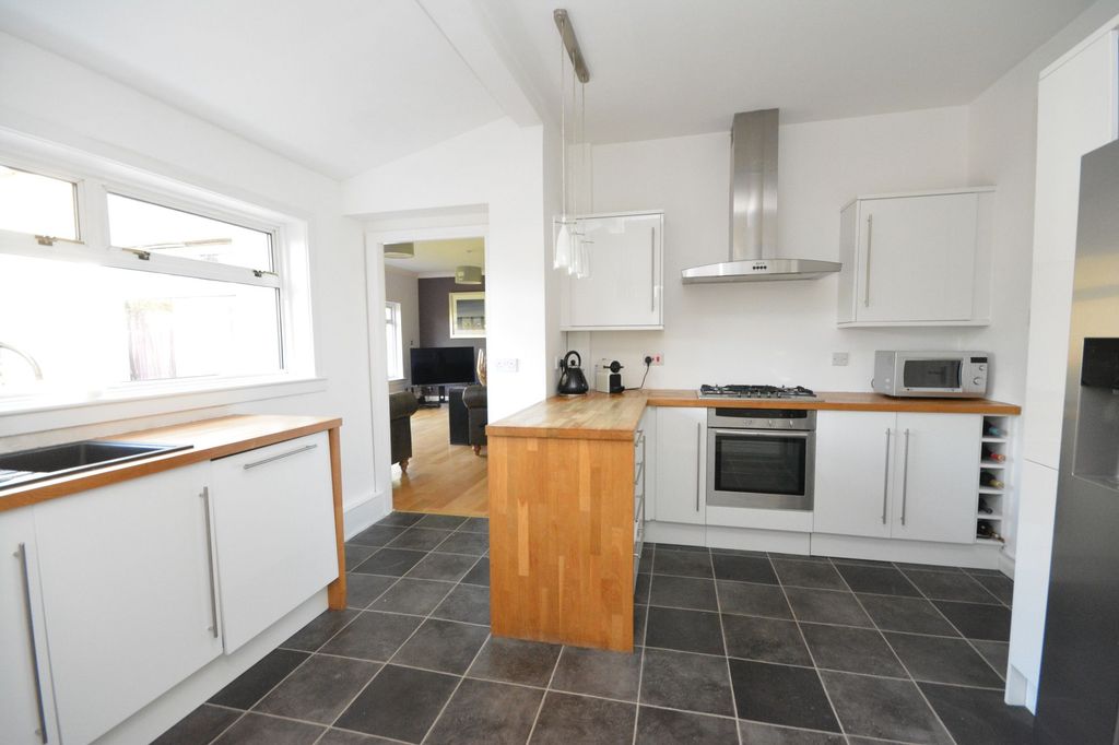 Property photo 3 of 24