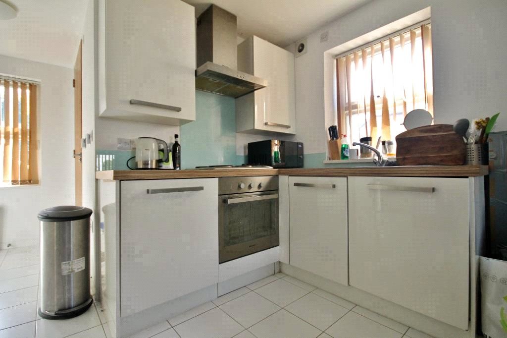 Property photo 3 of 6 Kitchen