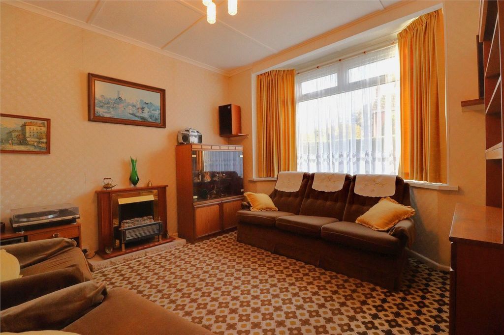 Property photo 2 of 16 Picture No. 17