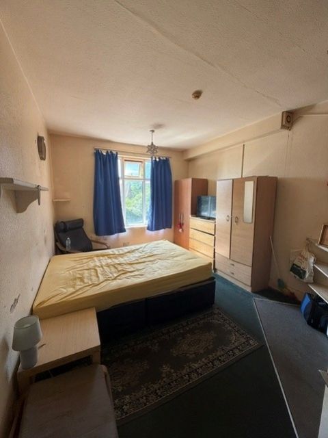 Property photo 2 of 3 Bed