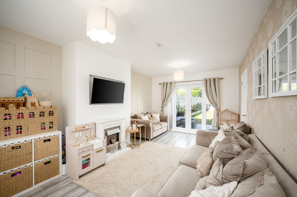 Property photo 3 of 23 03