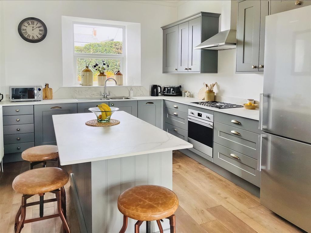 Property photo 3 of 52 Neyland Heights Kitchen.Jpg