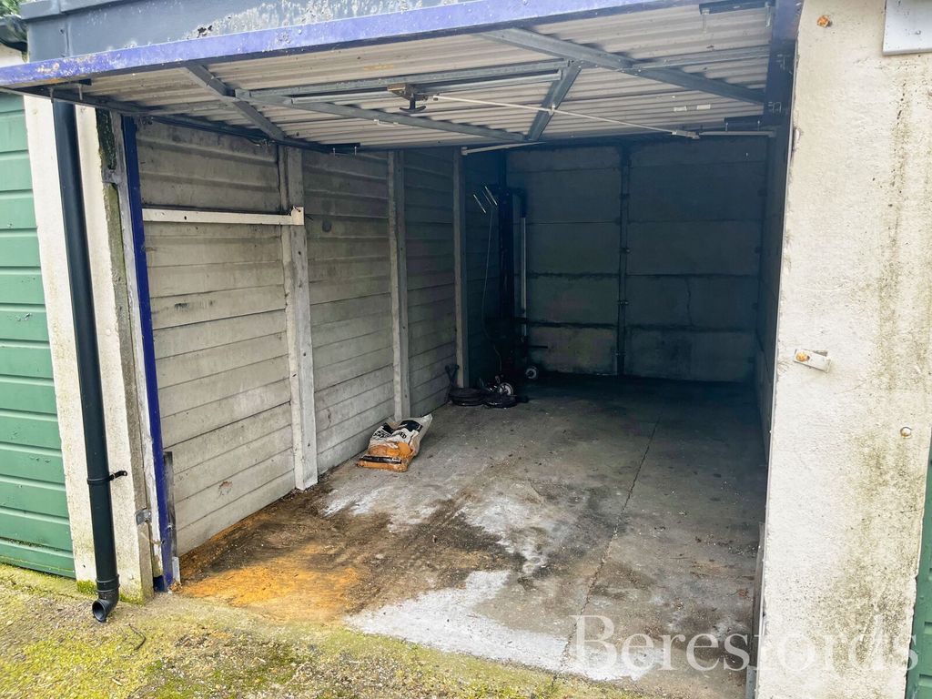 Property photo 2 of 6 Picture No. 08