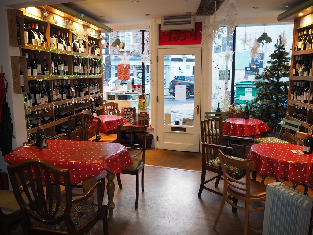 Property photo 1 of 6 Photo 0