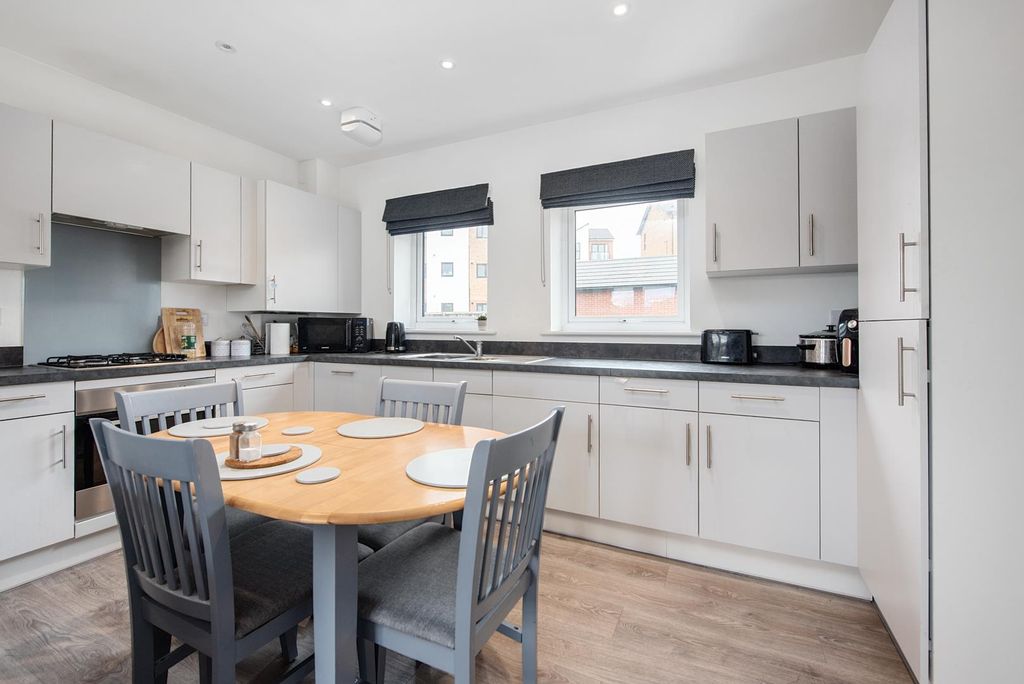 Property photo 3 of 11 Wallingford Road