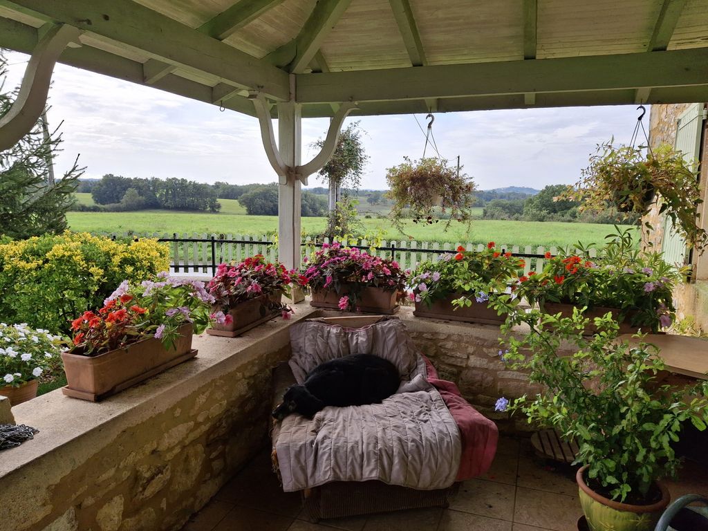 Property photo 3 of 15