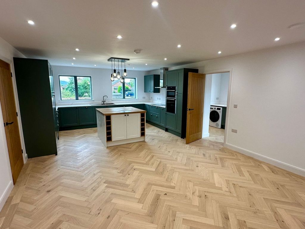 Property photo 3 of 46