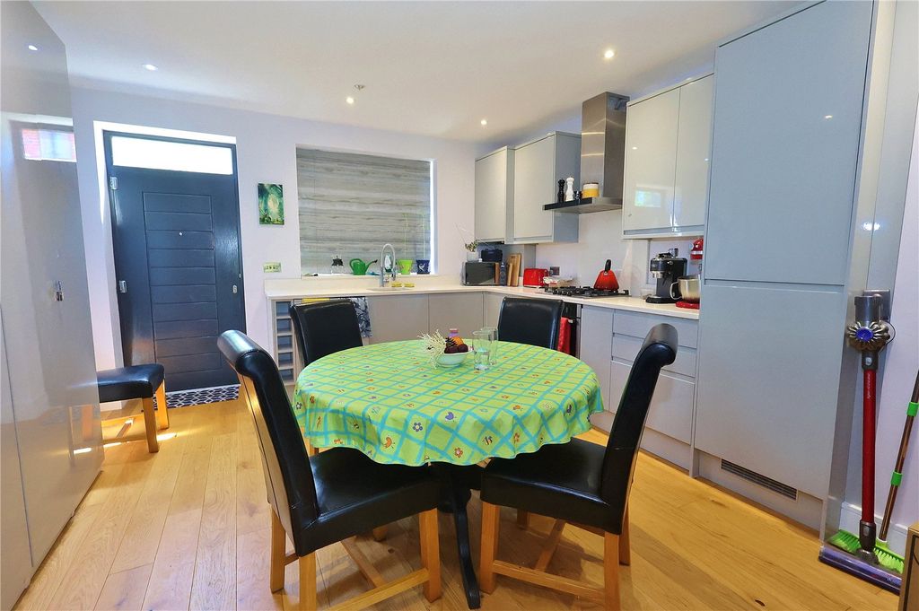 Property photo 3 of 14 Picture No. 06