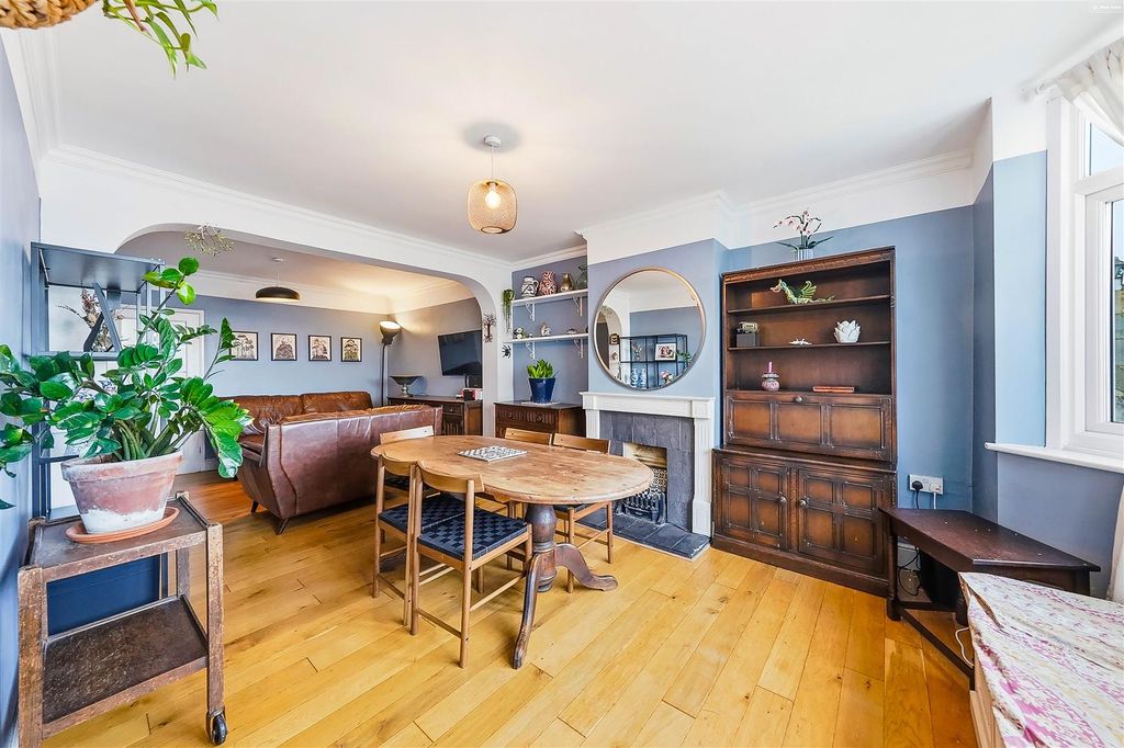 Property photo 1 of 20 Open-Plan