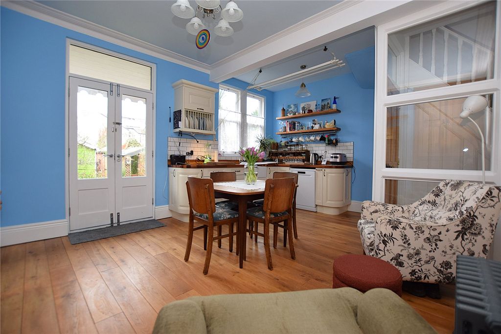 Property photo 3 of 18 Picture No. 11