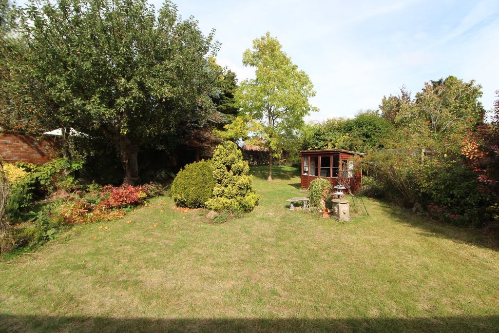 Property photo 2 of 20