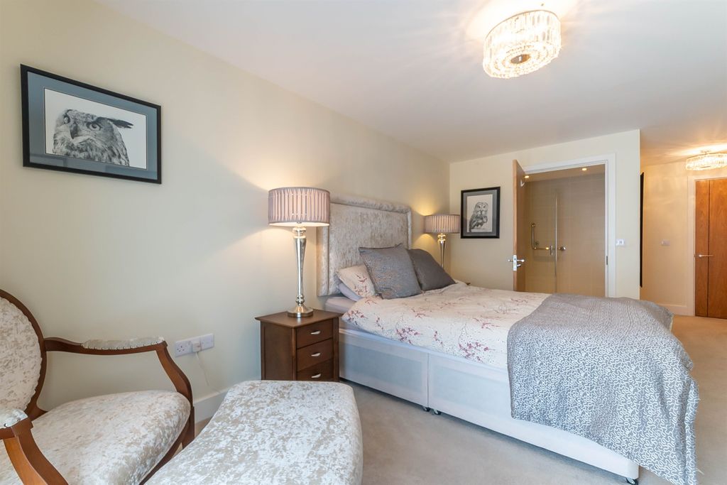 Property photo 2 of 17 Bedroom One