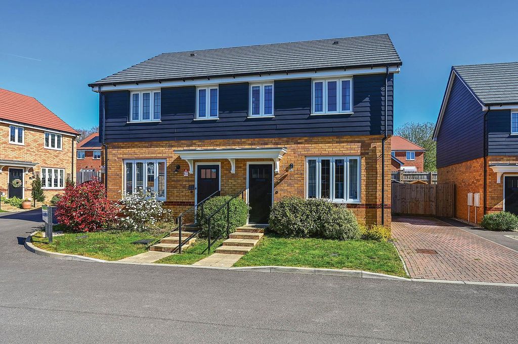 Property photo 1 of 12 Front