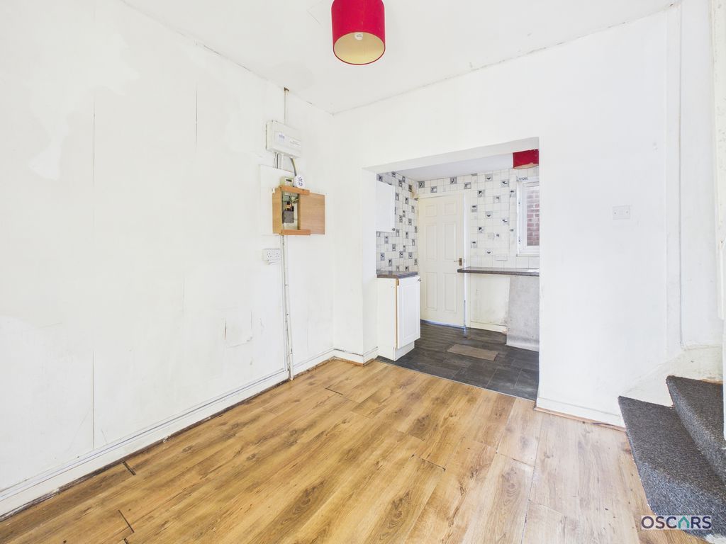 Property photo 3 of 7 Photo 2