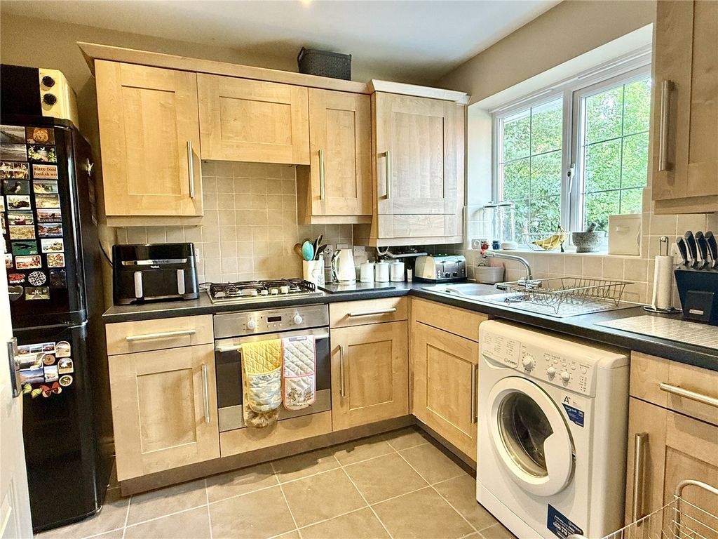 Property photo 3 of 12 Picture No. 13