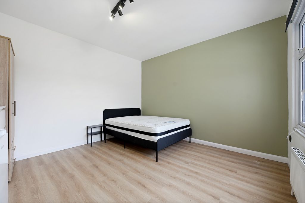 Property photo 2 of 7 Cs - 51 Francis Road - Room 3 (1)