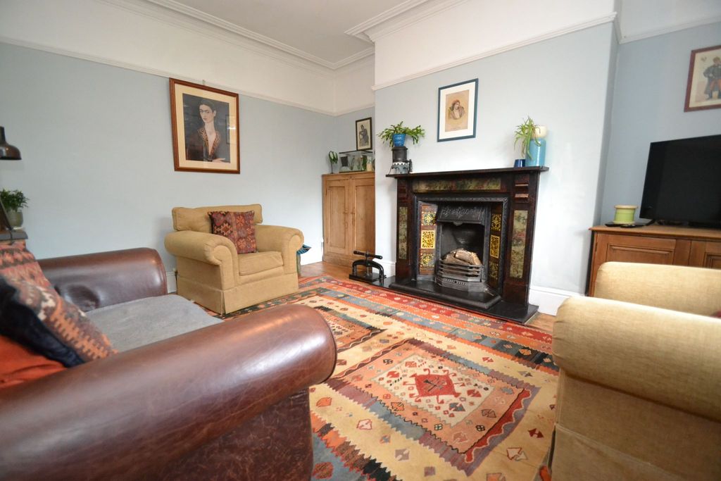 Property photo 3 of 34 Photograph 3