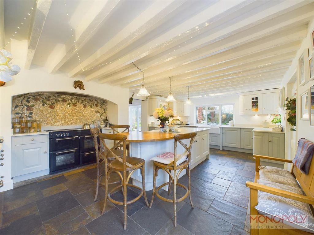 Property photo 3 of 38 Cam01943G0-Pr0202-Still034.Jpg