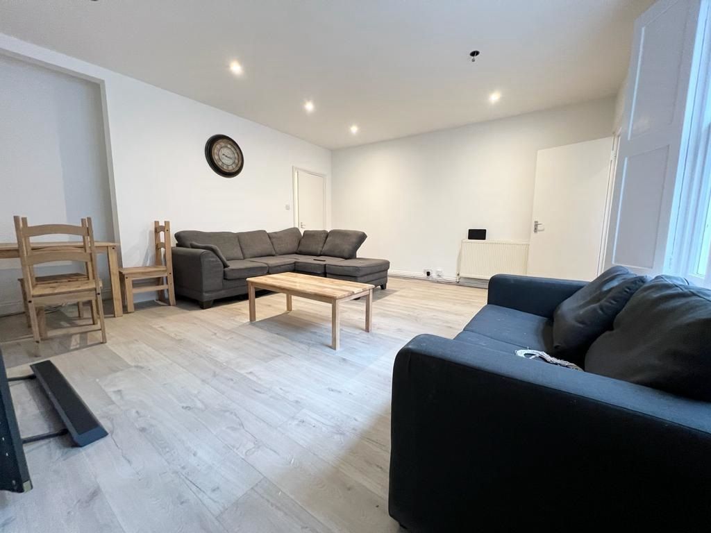 Property photo 3 of 10 Photo 3