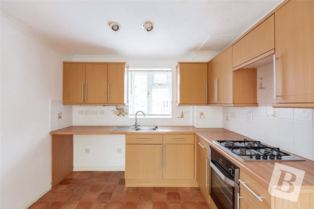 Property photo 3 of 15 Kitchen