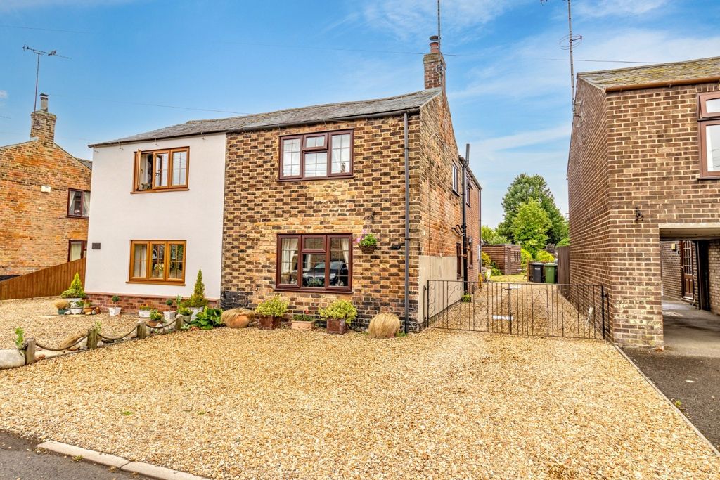 Property photo 3 of 42 4326785