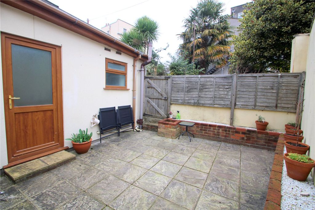 Property photo 3 of 16 Garden