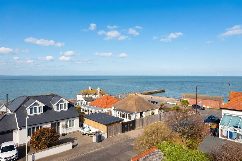 Property photo 3 of 36