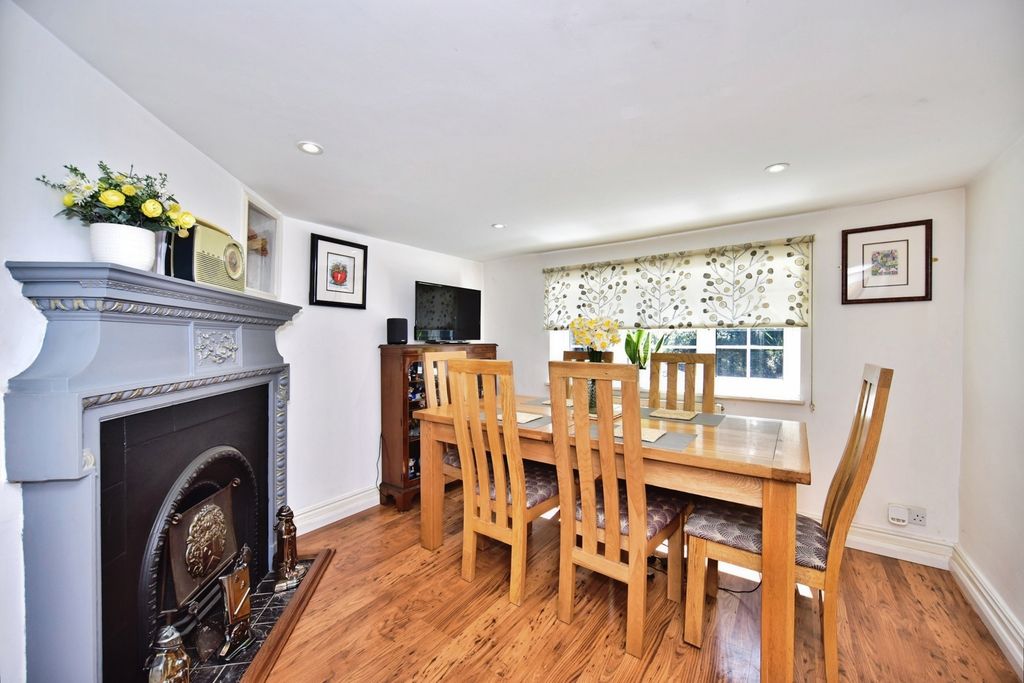 Property photo 3 of 21 Pbox-Img.Jpg