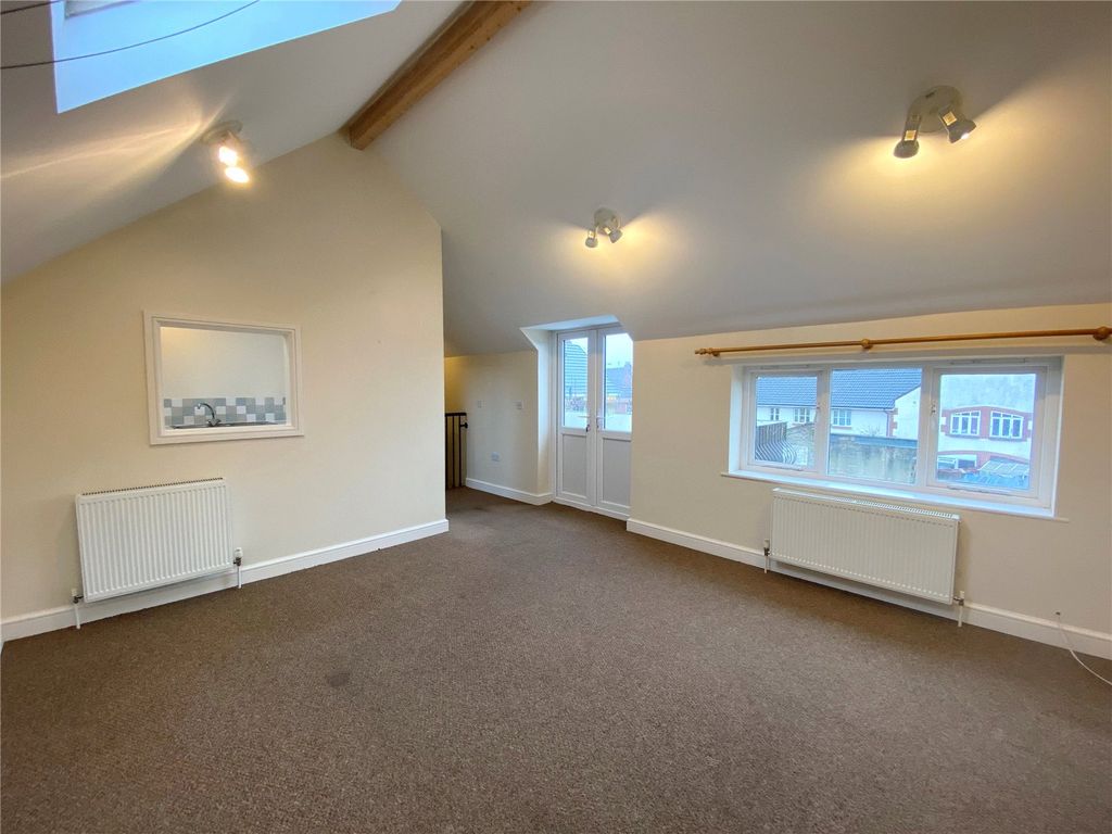 Property photo 3 of 10 Picture No. 11