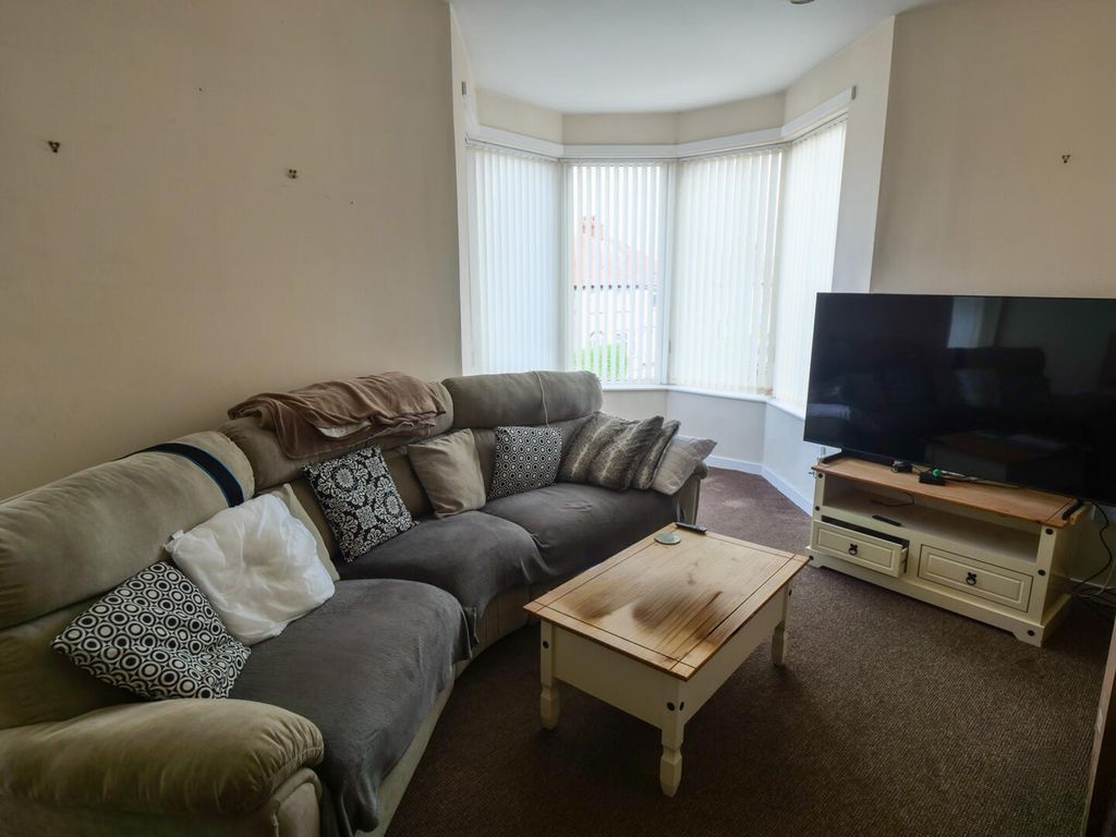 Property photo 2 of 4 Living Room