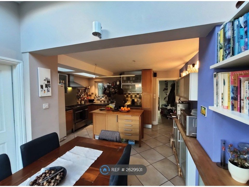 Property photo 2 of 21 Dining/Kitchen
